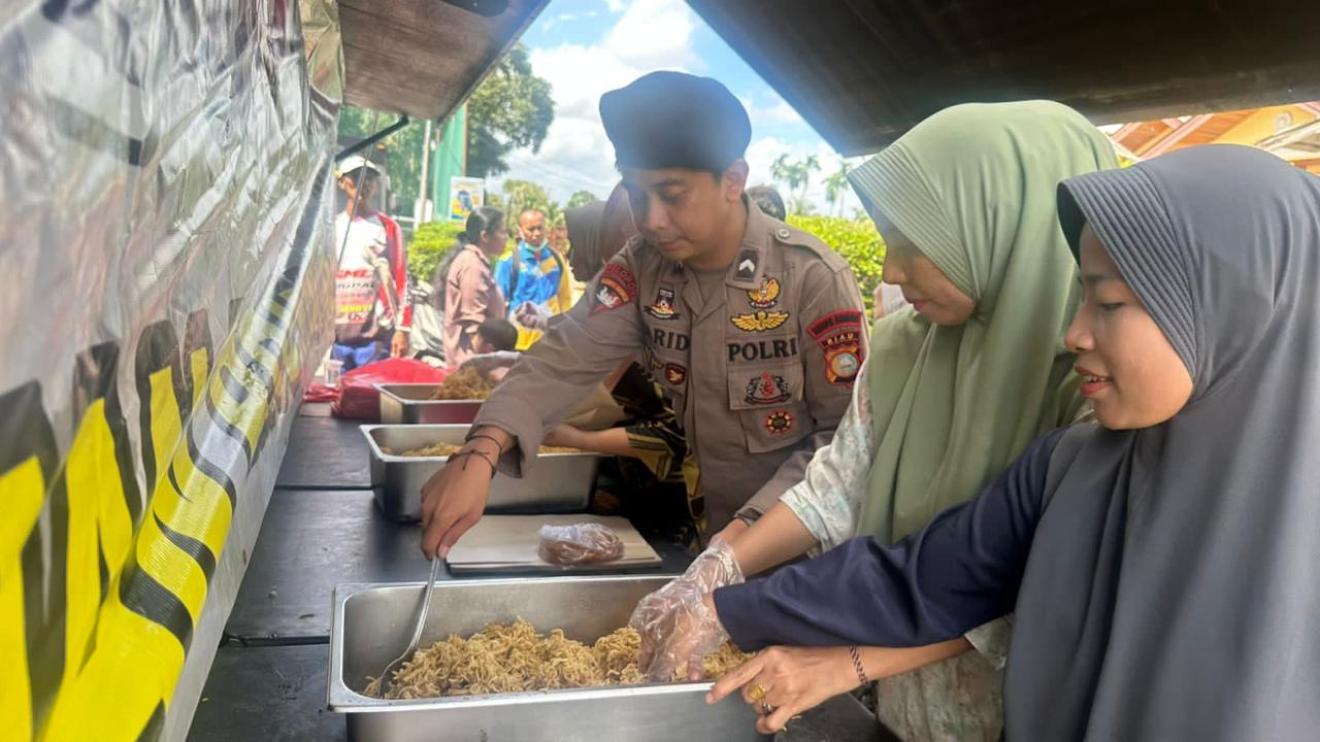 Tanggap Darurat: Brimob Riau Terjunkan Pasukan BKO Bantu Penanganan Bencana di Sumbar
